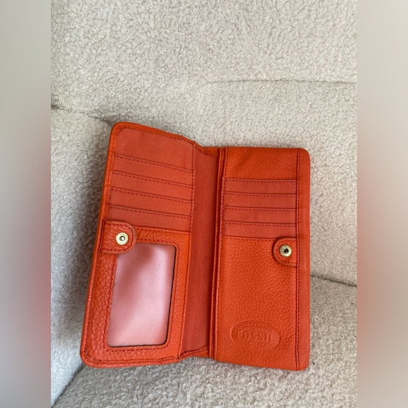 Fossil Vibrant Orange Leather Wallet NWOT - Picture 3 of 6